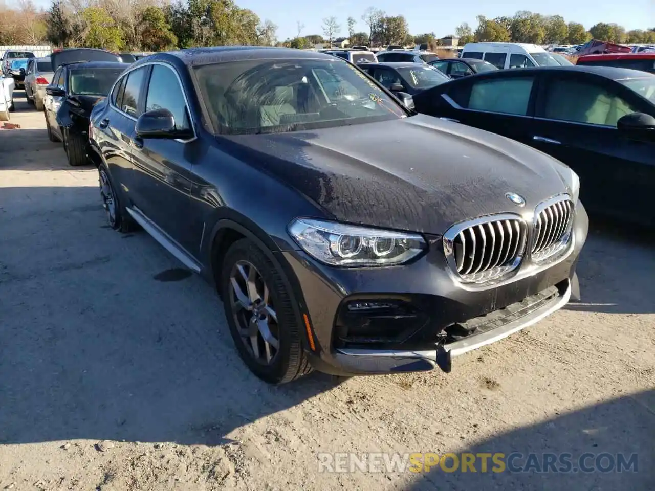 1 Photograph of a damaged car 5UX2V1C01M9G95930 BMW X4 2021