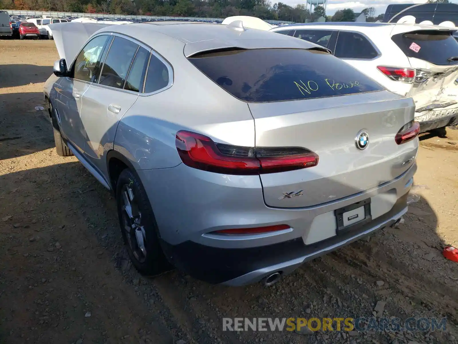 3 Photograph of a damaged car 5UX2V1C01M9H76037 BMW X4 2021