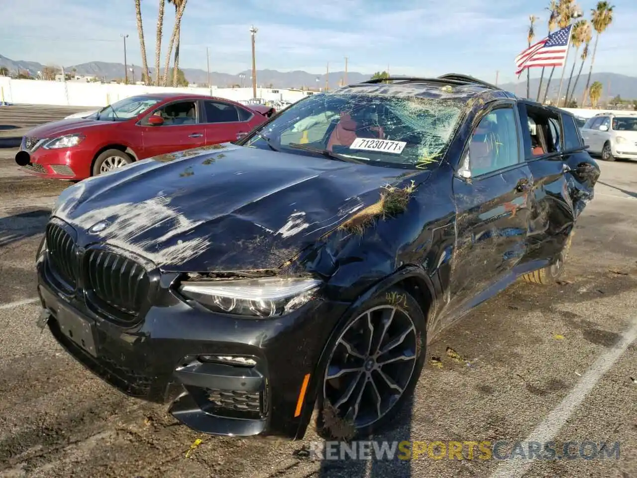 2 Photograph of a damaged car 5UX2V1C02M9F90894 BMW X4 2021