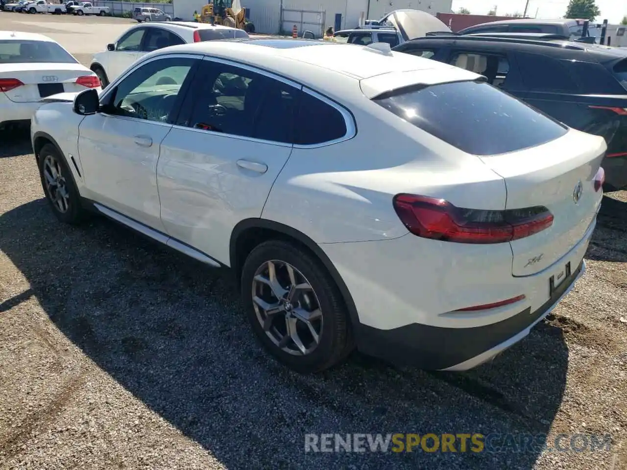 3 Photograph of a damaged car 5UX2V1C03M9D90073 BMW X4 2021