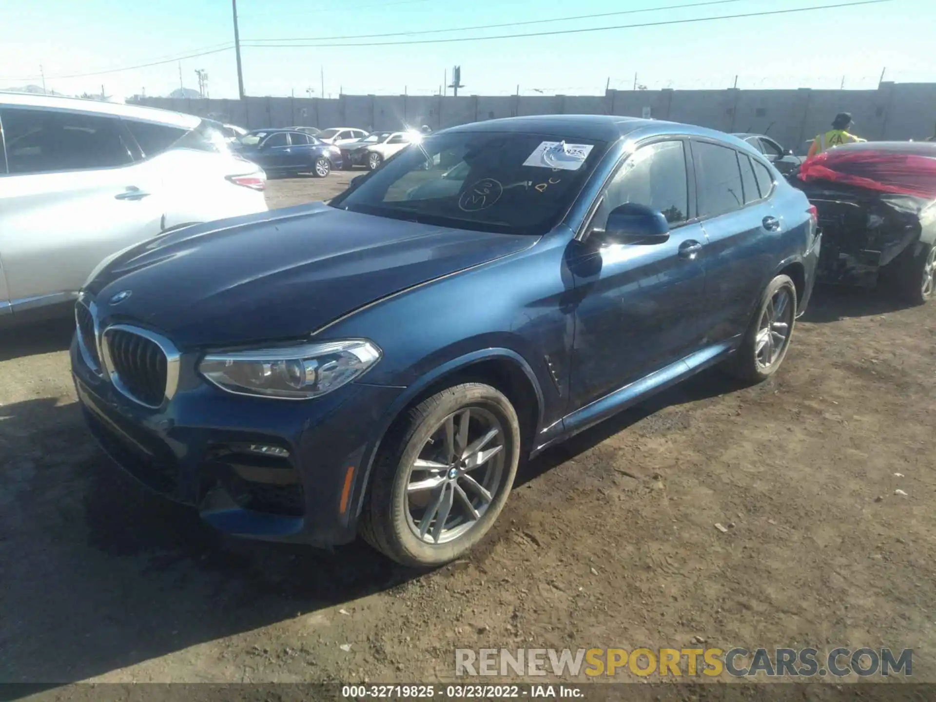 2 Photograph of a damaged car 5UX2V1C03M9E90478 BMW X4 2021