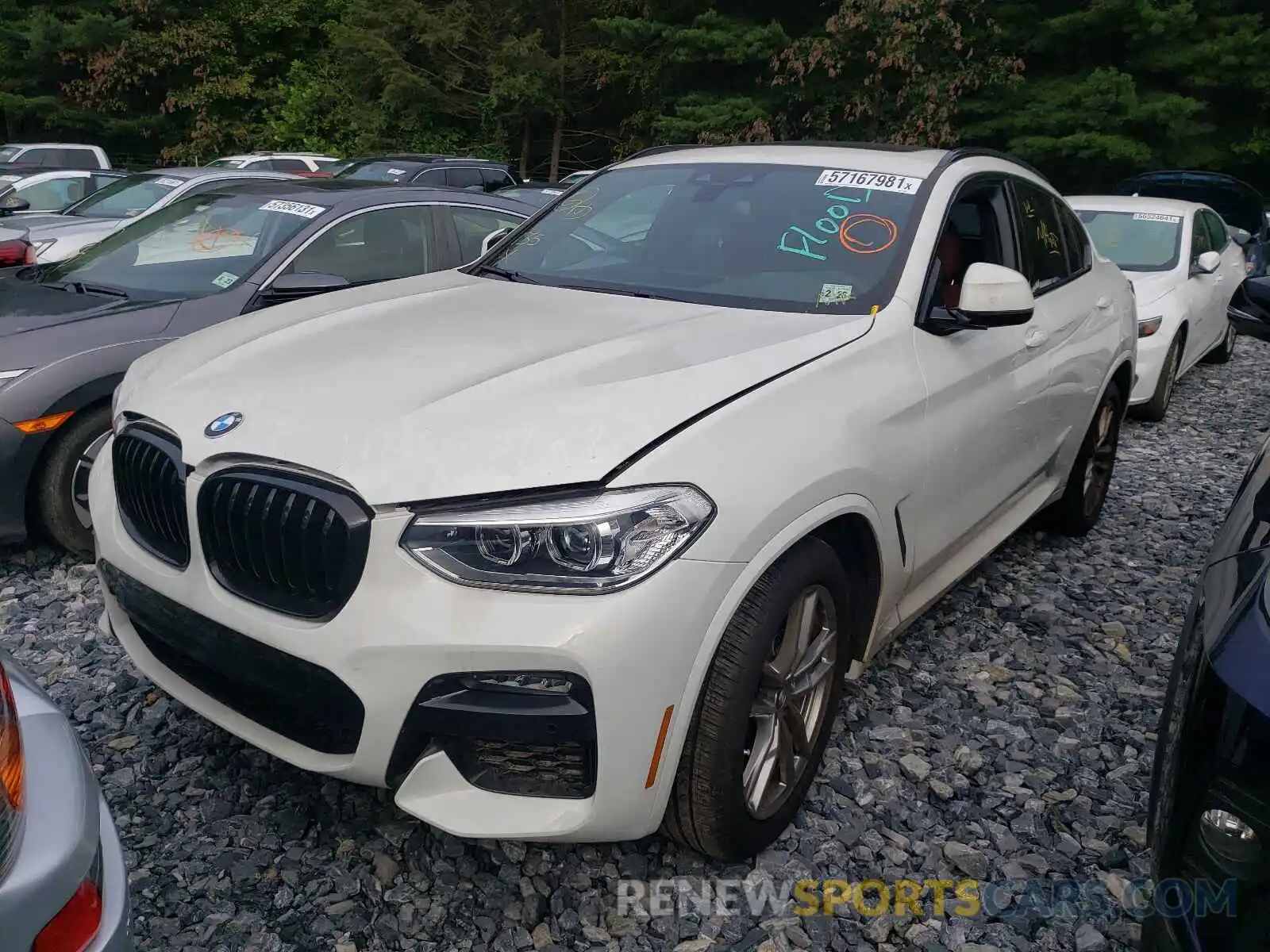 2 Photograph of a damaged car 5UX2V1C03M9F79807 BMW X4 2021