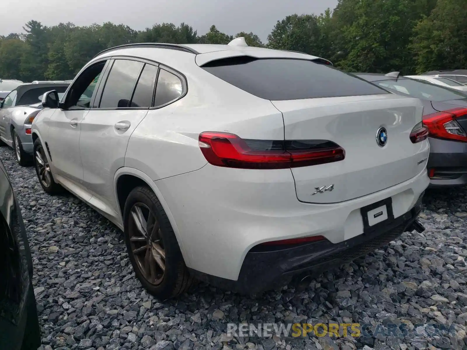 3 Photograph of a damaged car 5UX2V1C03M9F79807 BMW X4 2021