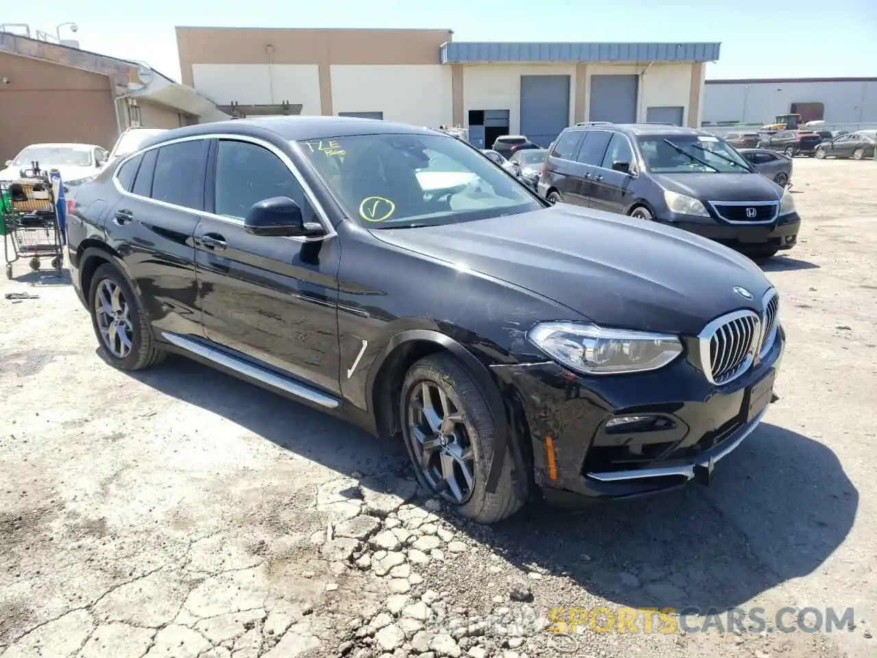 1 Photograph of a damaged car 5UX2V1C03M9G90924 BMW X4 2021