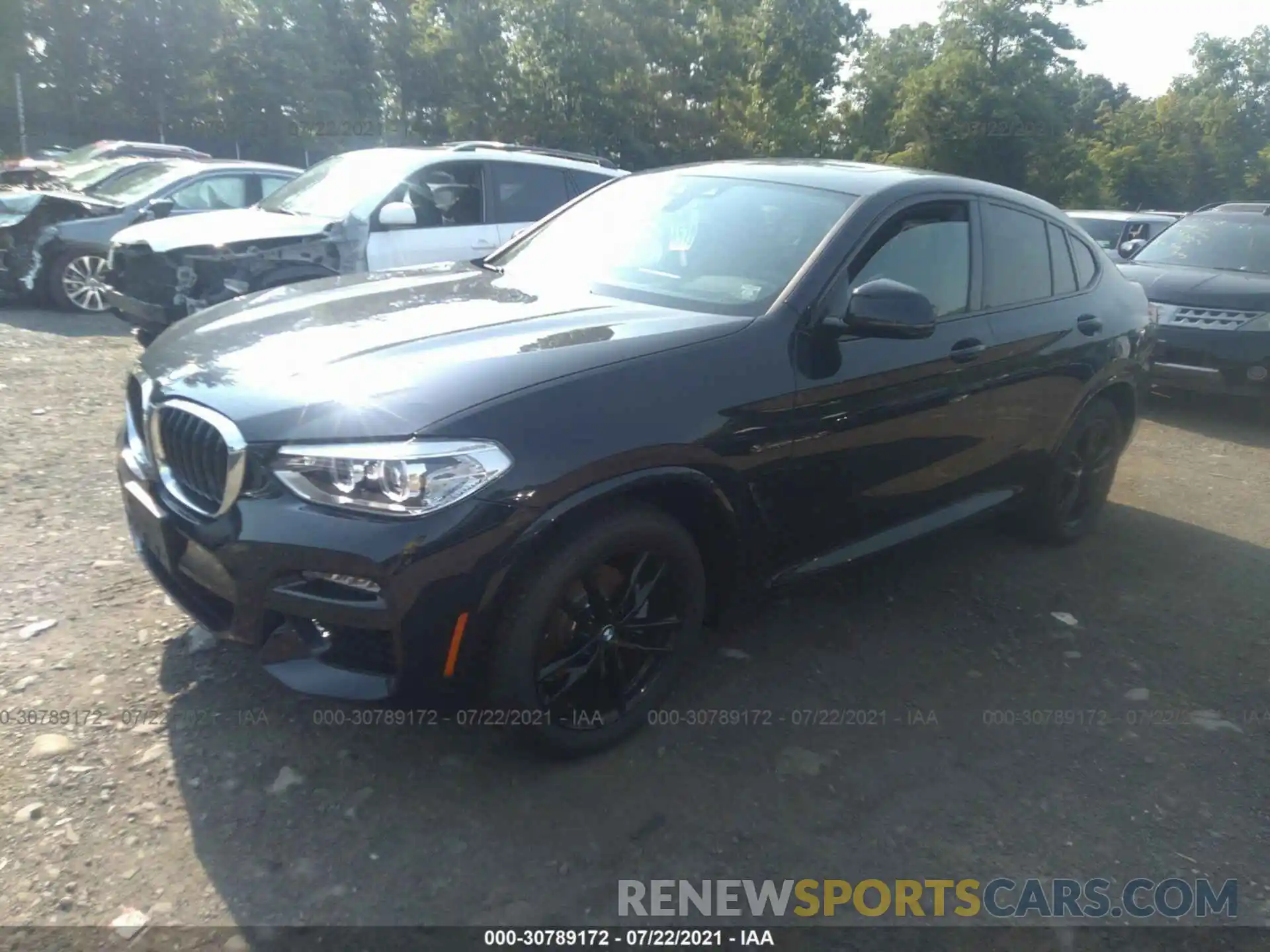 2 Photograph of a damaged car 5UX2V1C03M9H10654 BMW X4 2021