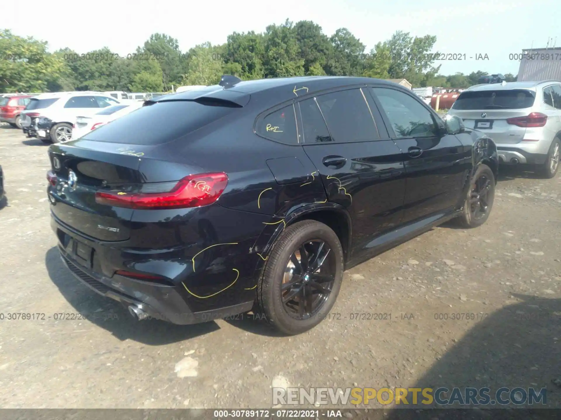 4 Photograph of a damaged car 5UX2V1C03M9H10654 BMW X4 2021