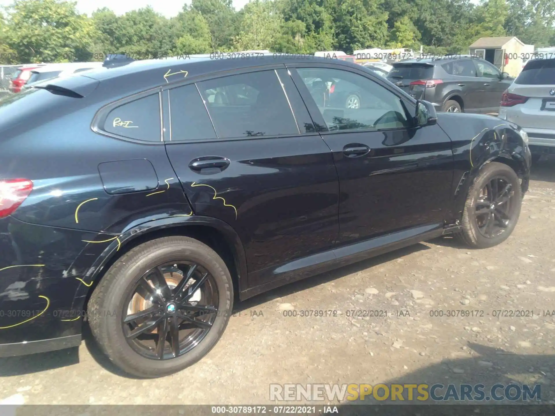 6 Photograph of a damaged car 5UX2V1C03M9H10654 BMW X4 2021