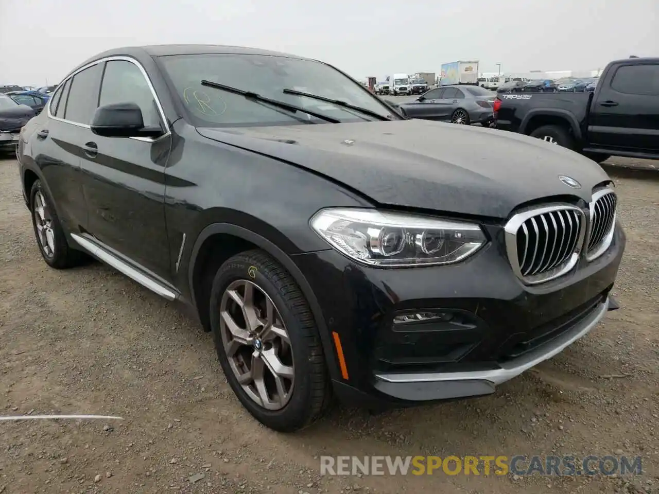 1 Photograph of a damaged car 5UX2V1C03M9H83300 BMW X4 2021