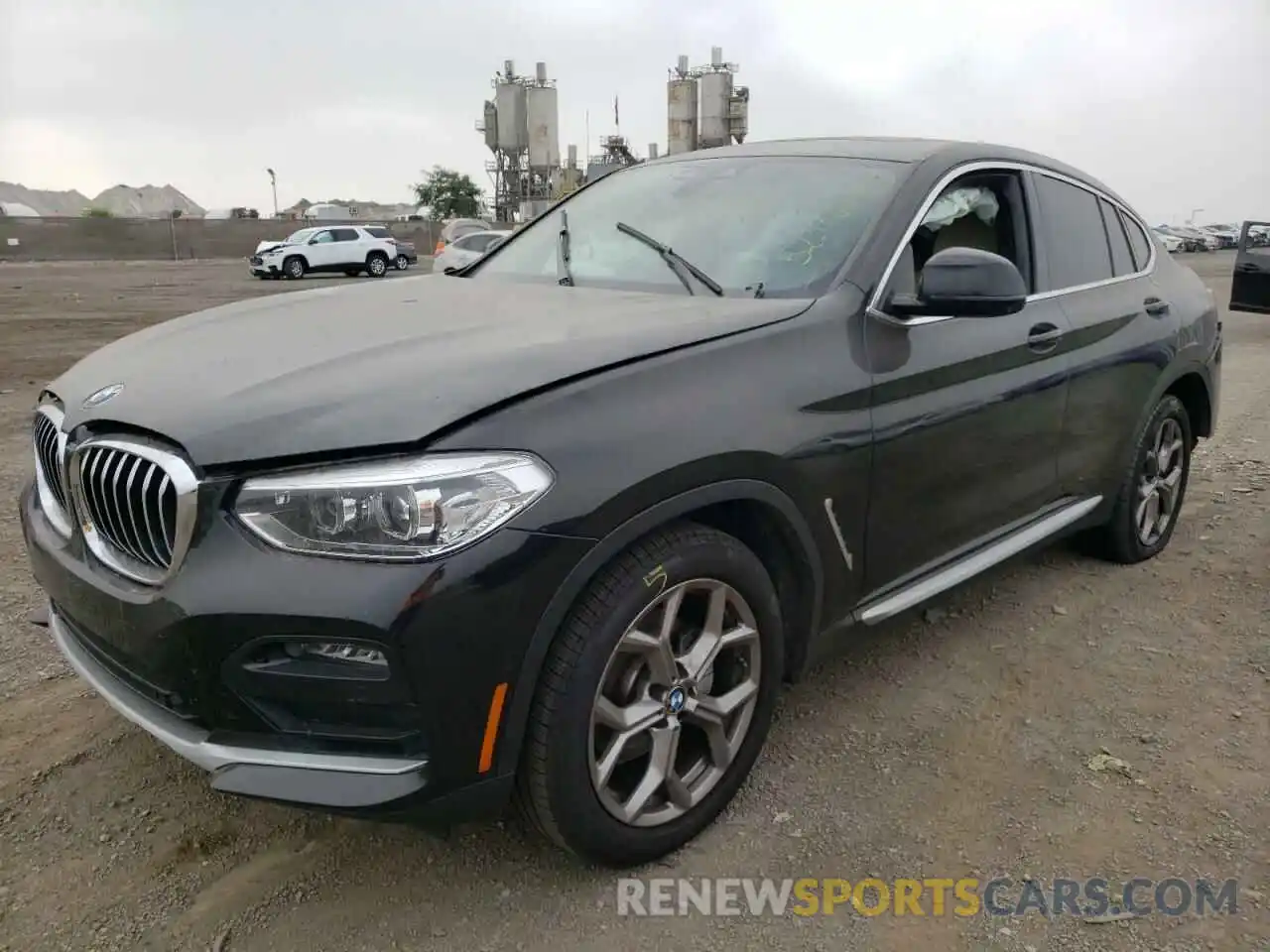 2 Photograph of a damaged car 5UX2V1C03M9H83300 BMW X4 2021