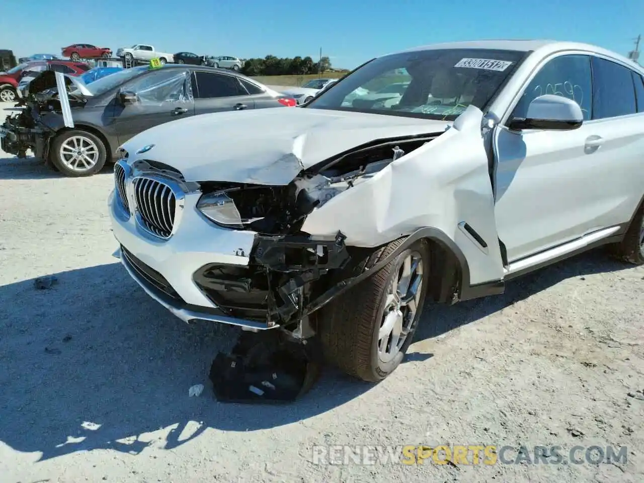 9 Photograph of a damaged car 5UX2V1C04M9G92195 BMW X4 2021