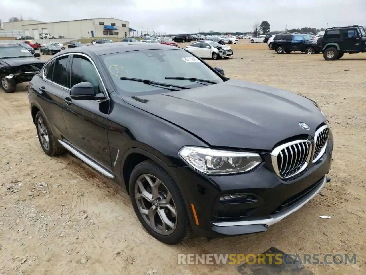 1 Photograph of a damaged car 5UX2V1C04M9H66361 BMW X4 2021