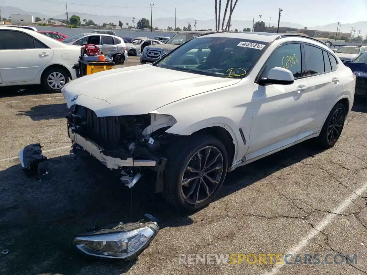 2 Photograph of a damaged car 5UX2V1C04M9H67817 BMW X4 2021