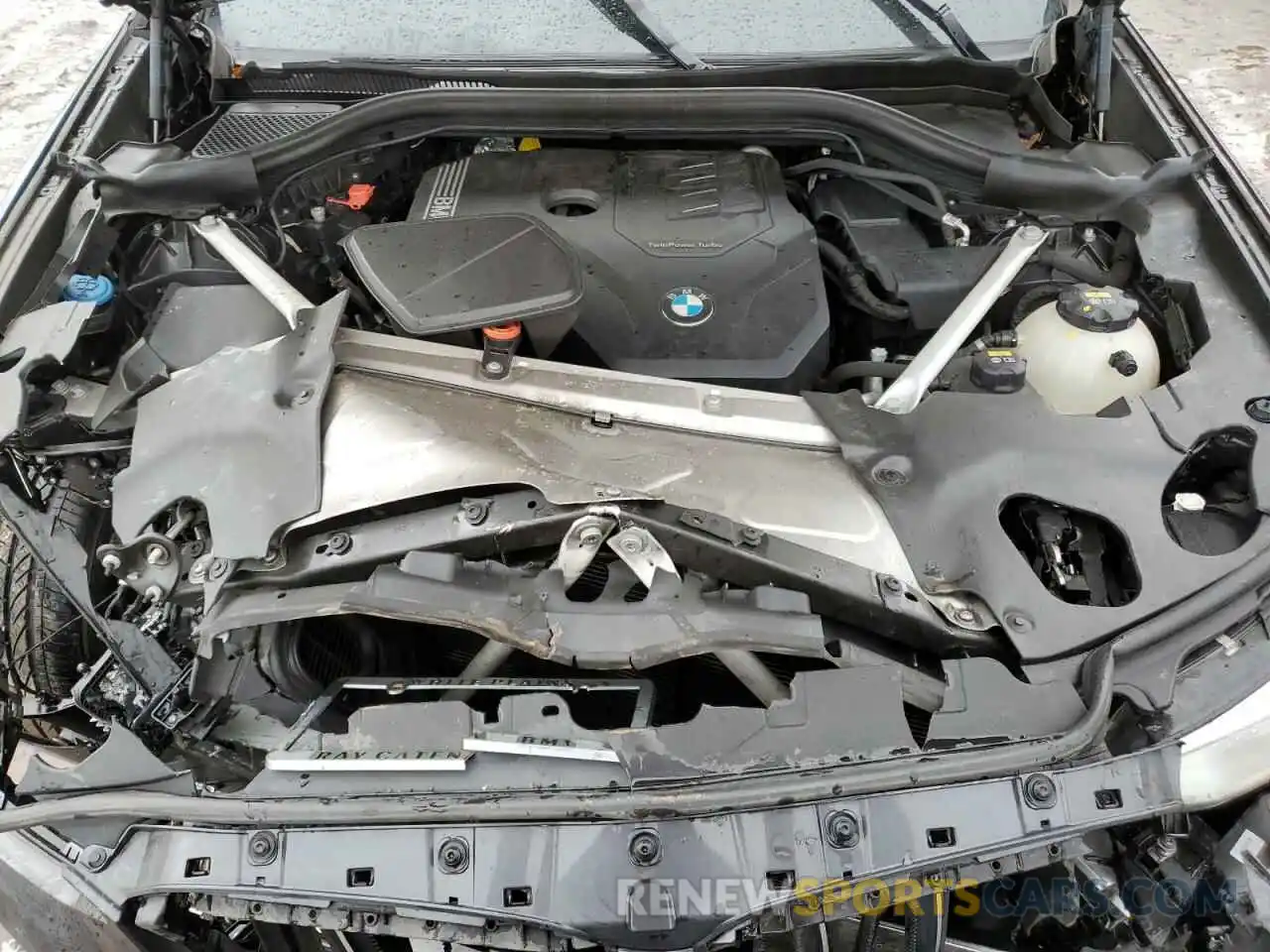 12 Photograph of a damaged car 5UX2V1C05M9E06967 BMW X4 2021