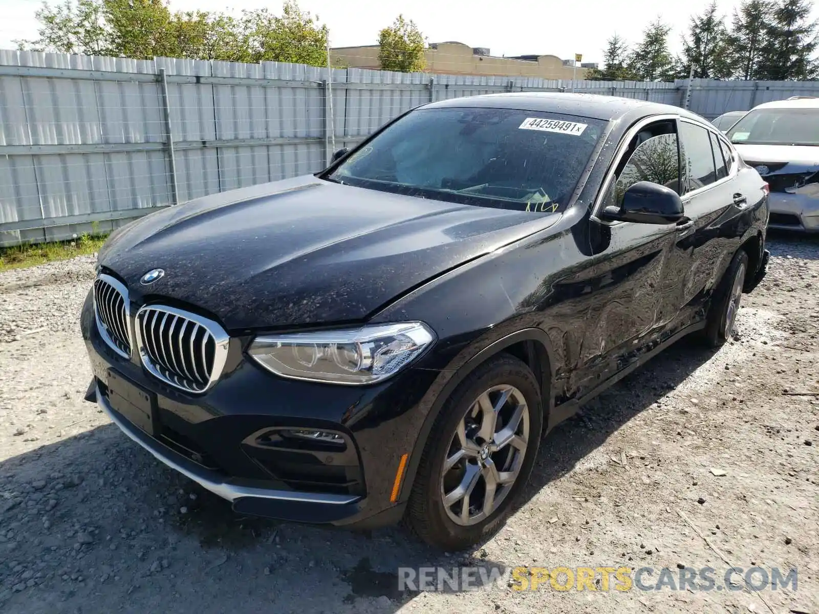 2 Photograph of a damaged car 5UX2V1C05M9E32842 BMW X4 2021