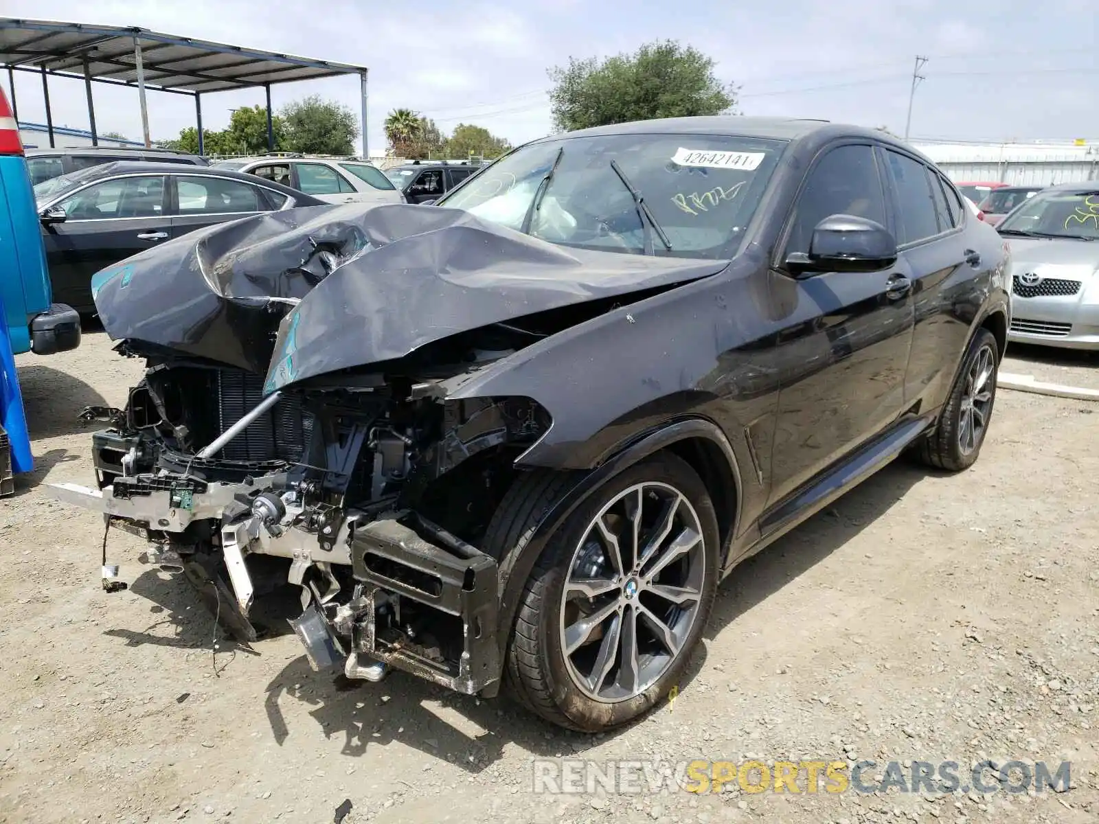 2 Photograph of a damaged car 5UX2V1C05M9E90398 BMW X4 2021