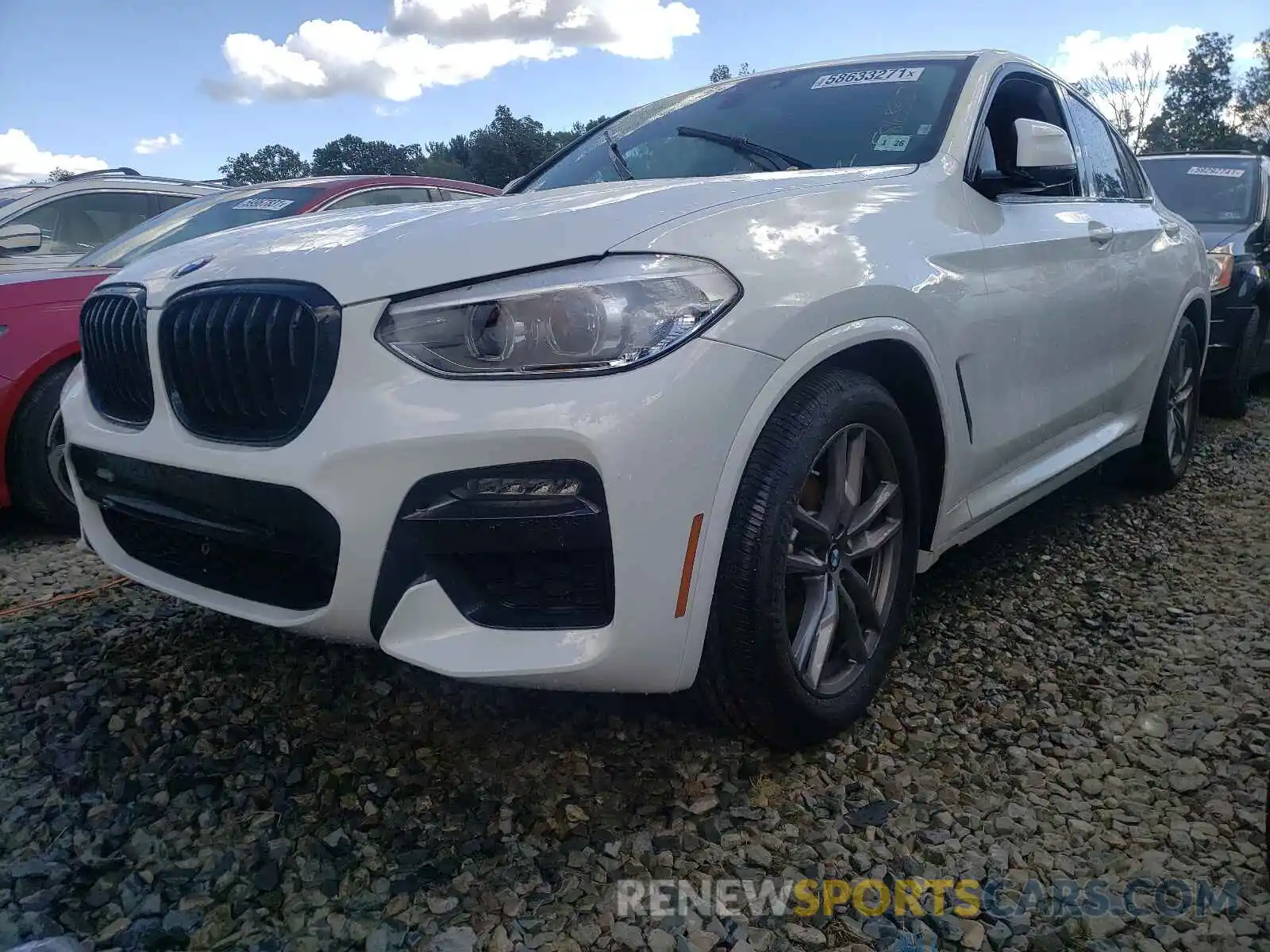 2 Photograph of a damaged car 5UX2V1C05M9F02209 BMW X4 2021