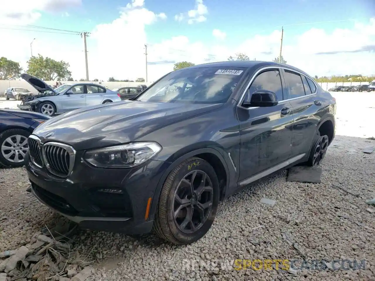 2 Photograph of a damaged car 5UX2V1C05M9G72652 BMW X4 2021