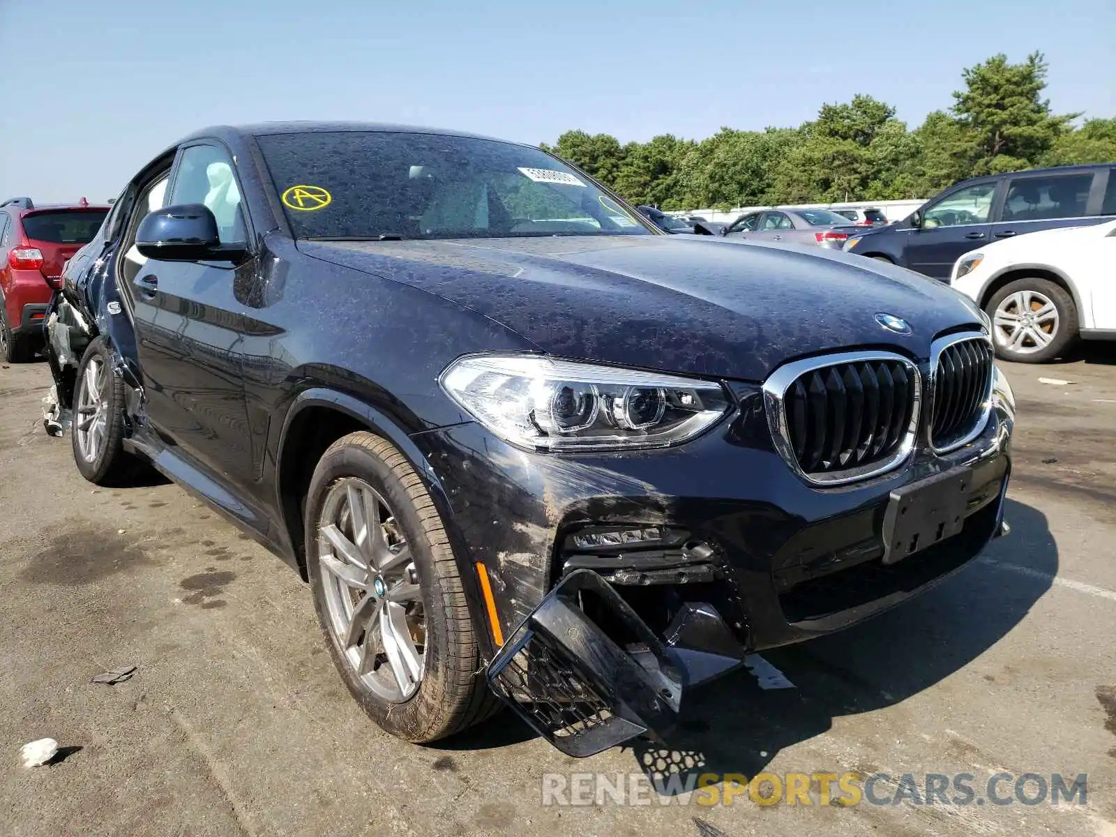 1 Photograph of a damaged car 5UX2V1C05M9H33756 BMW X4 2021