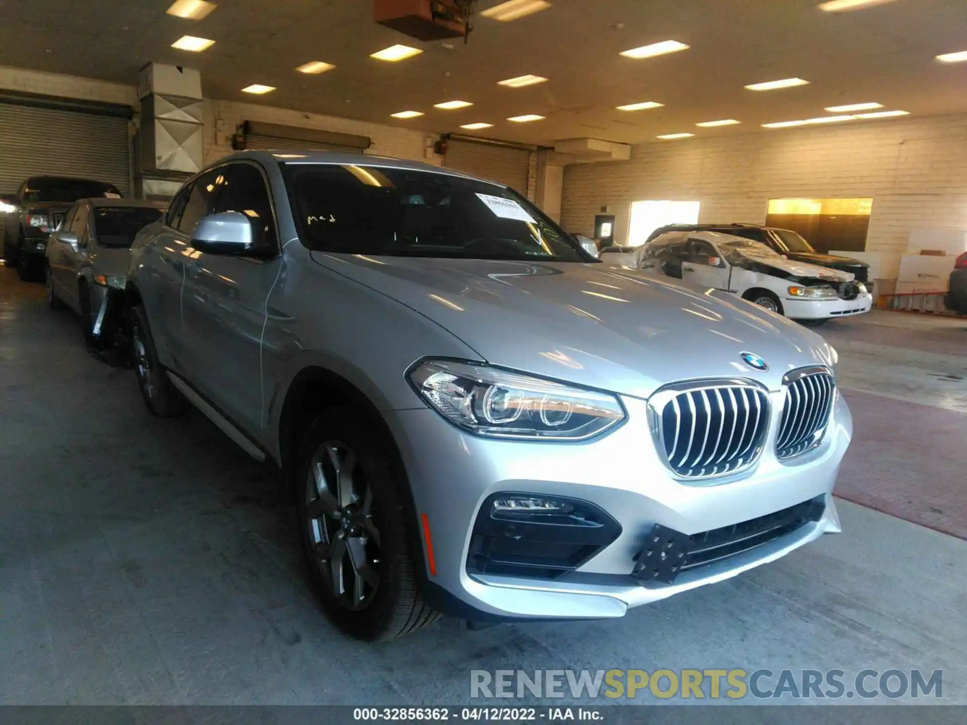 1 Photograph of a damaged car 5UX2V1C05M9H95593 BMW X4 2021