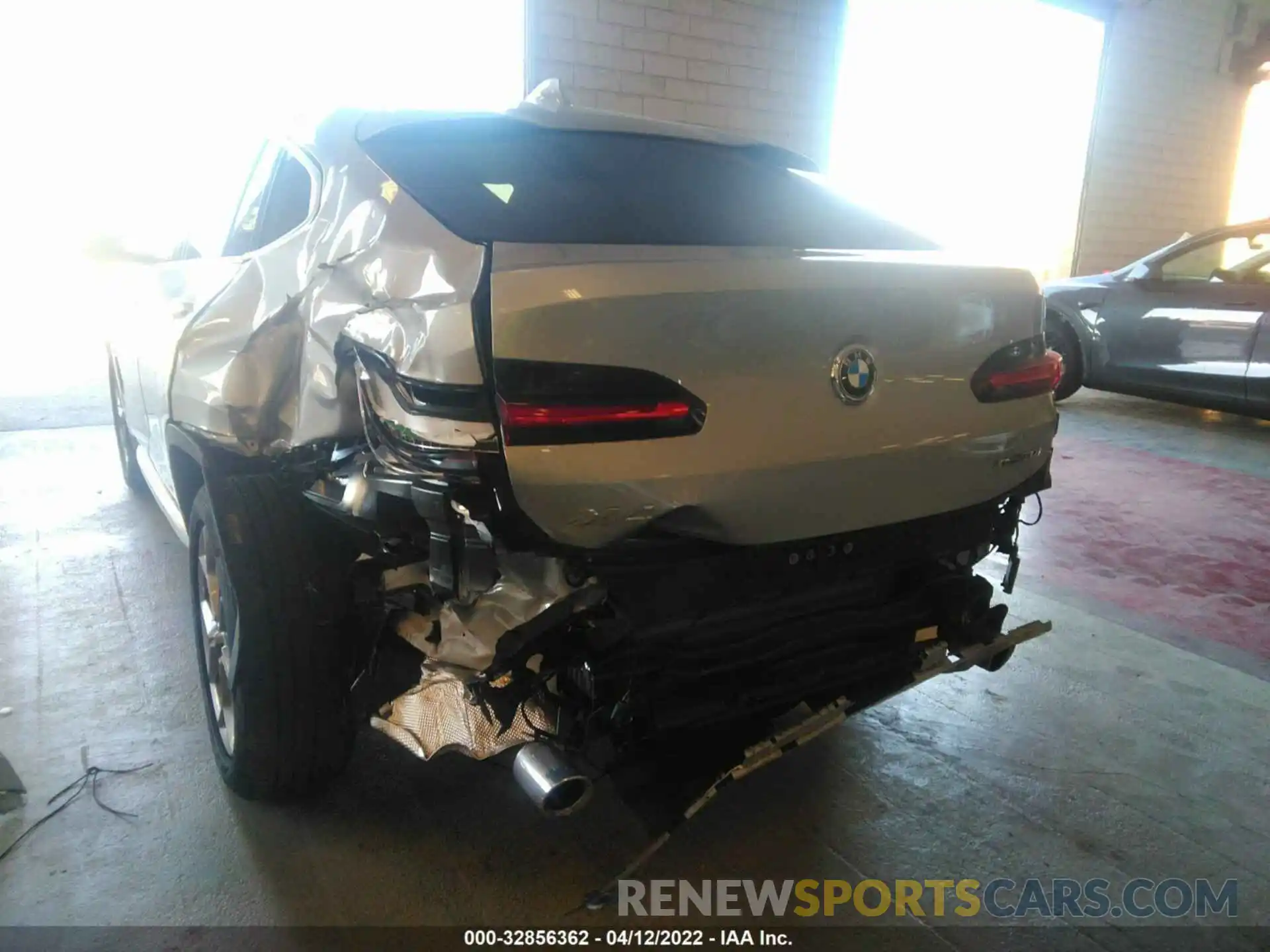 6 Photograph of a damaged car 5UX2V1C05M9H95593 BMW X4 2021