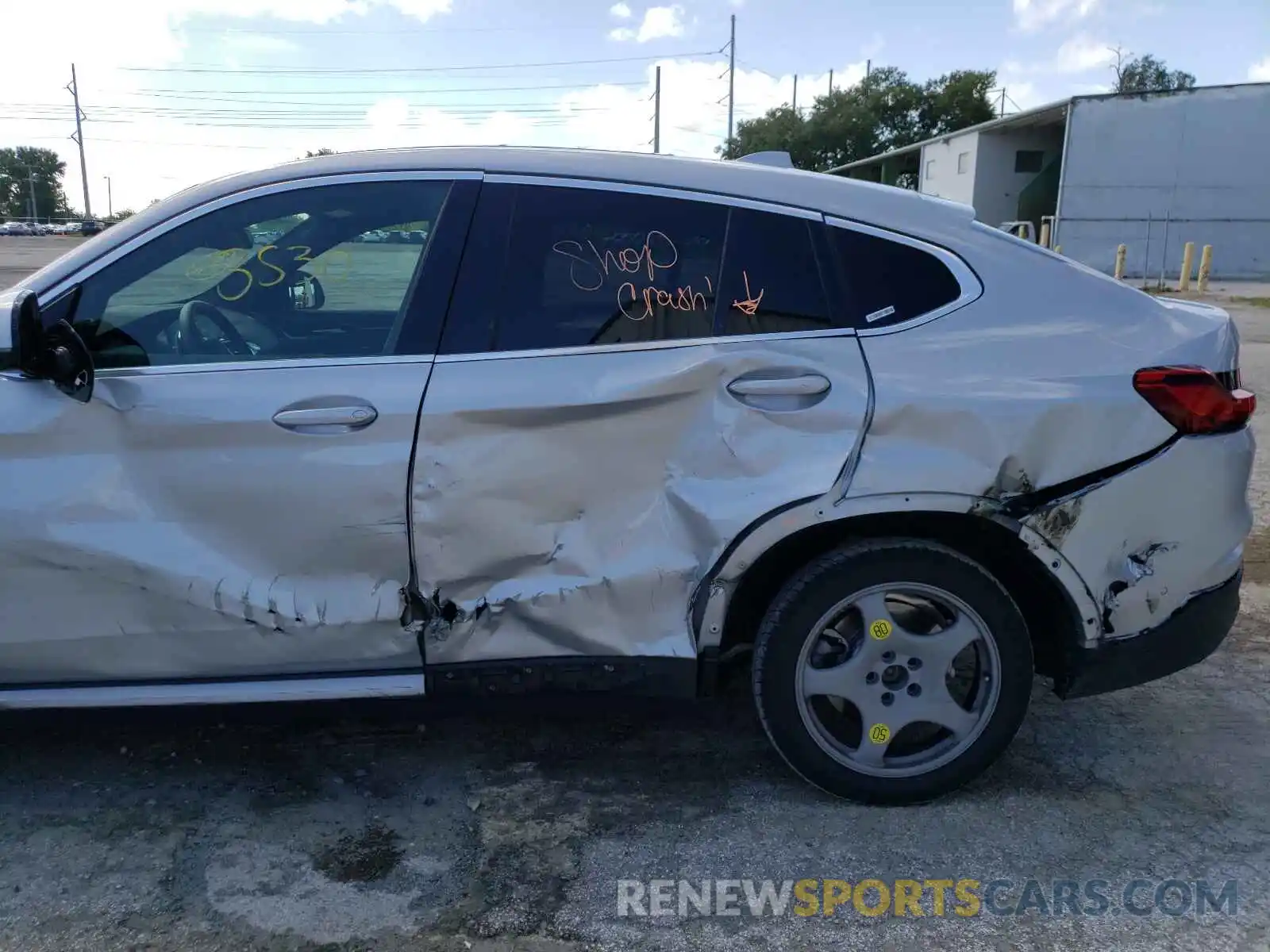 9 Photograph of a damaged car 5UX2V1C06M9G72367 BMW X4 2021