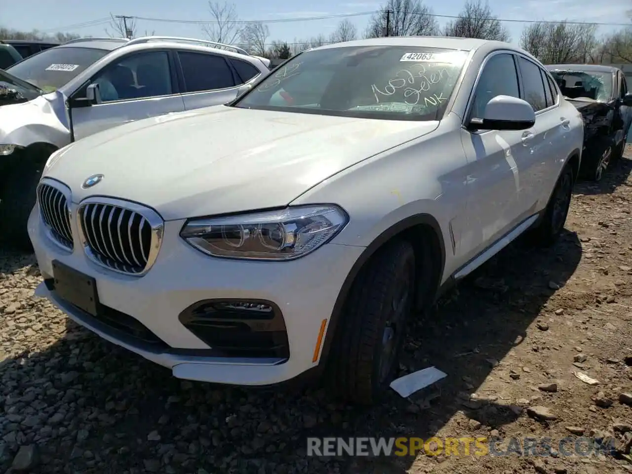 2 Photograph of a damaged car 5UX2V1C06M9G99519 BMW X4 2021