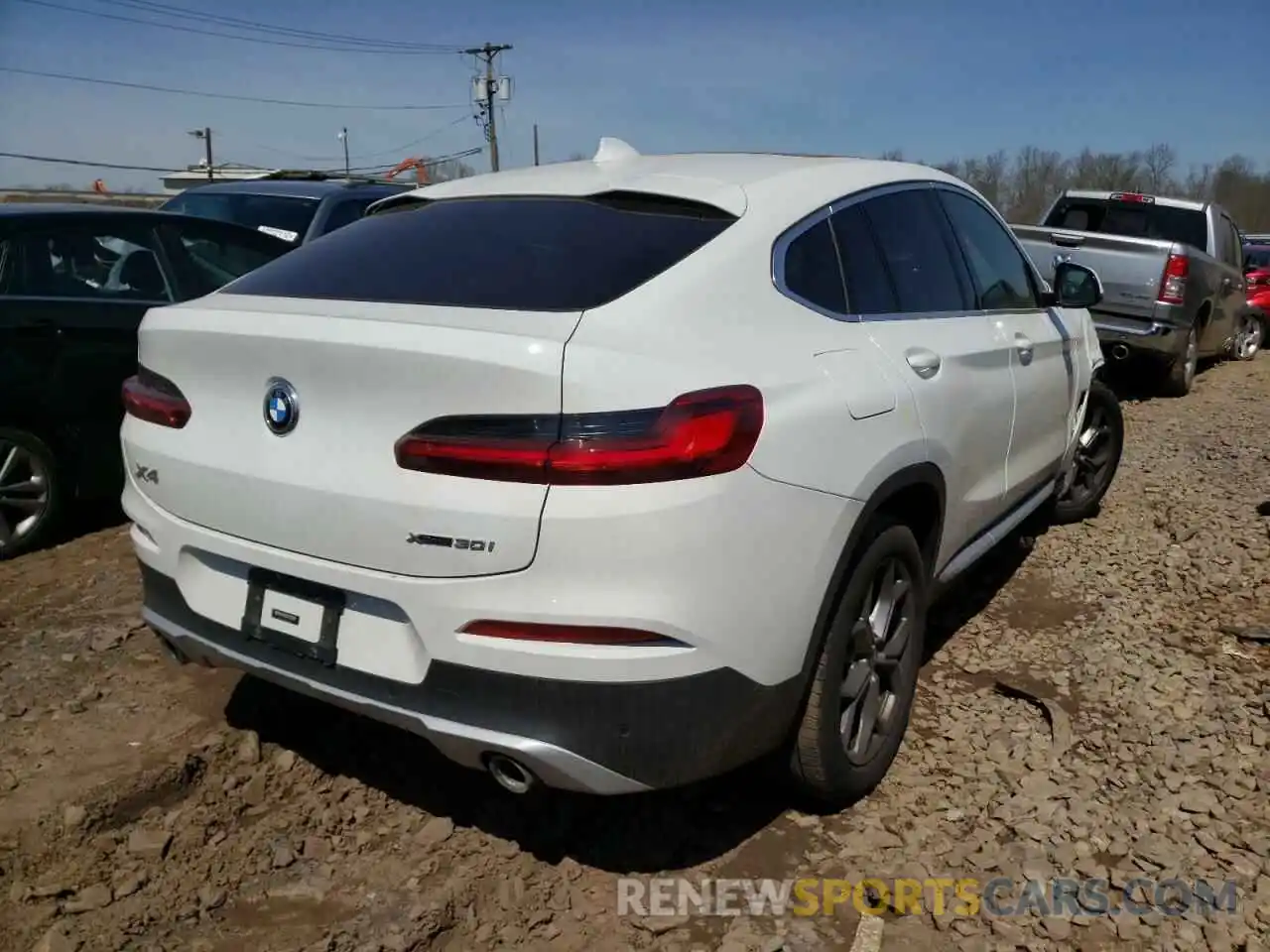 4 Photograph of a damaged car 5UX2V1C06M9G99519 BMW X4 2021