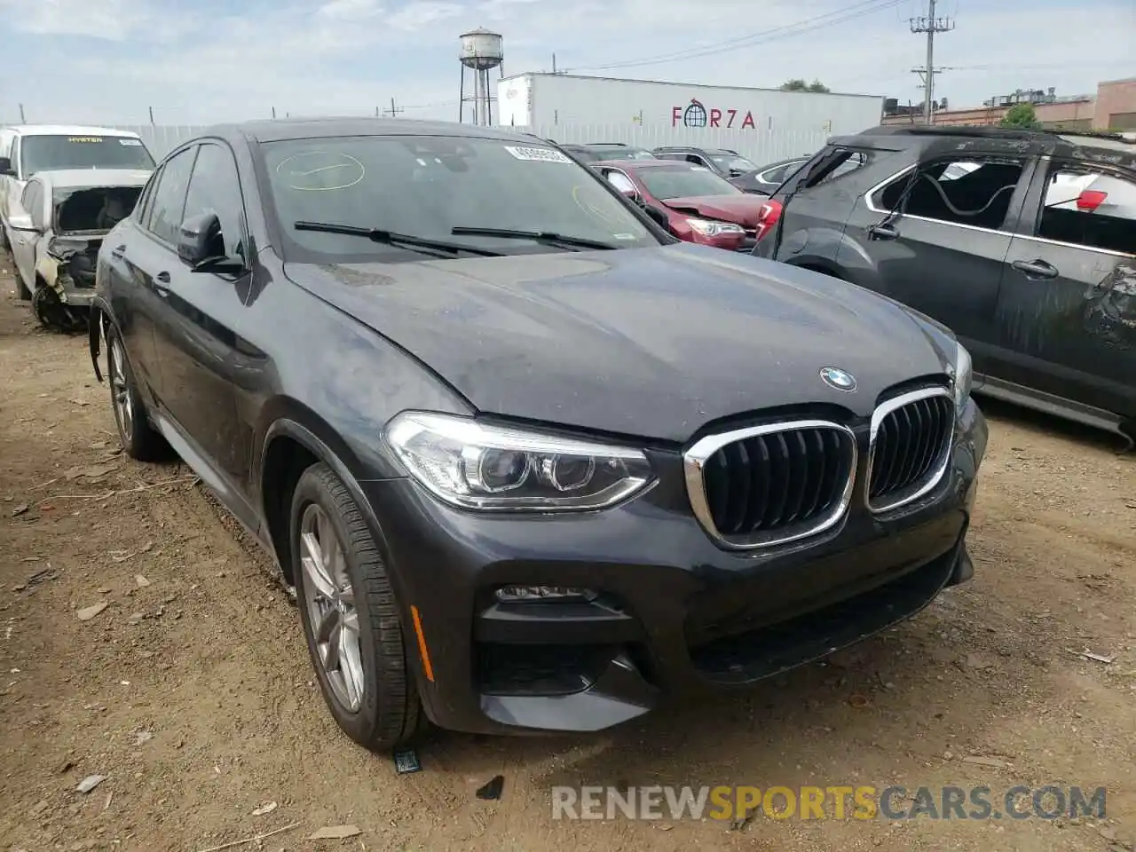 1 Photograph of a damaged car 5UX2V1C06M9H37802 BMW X4 2021