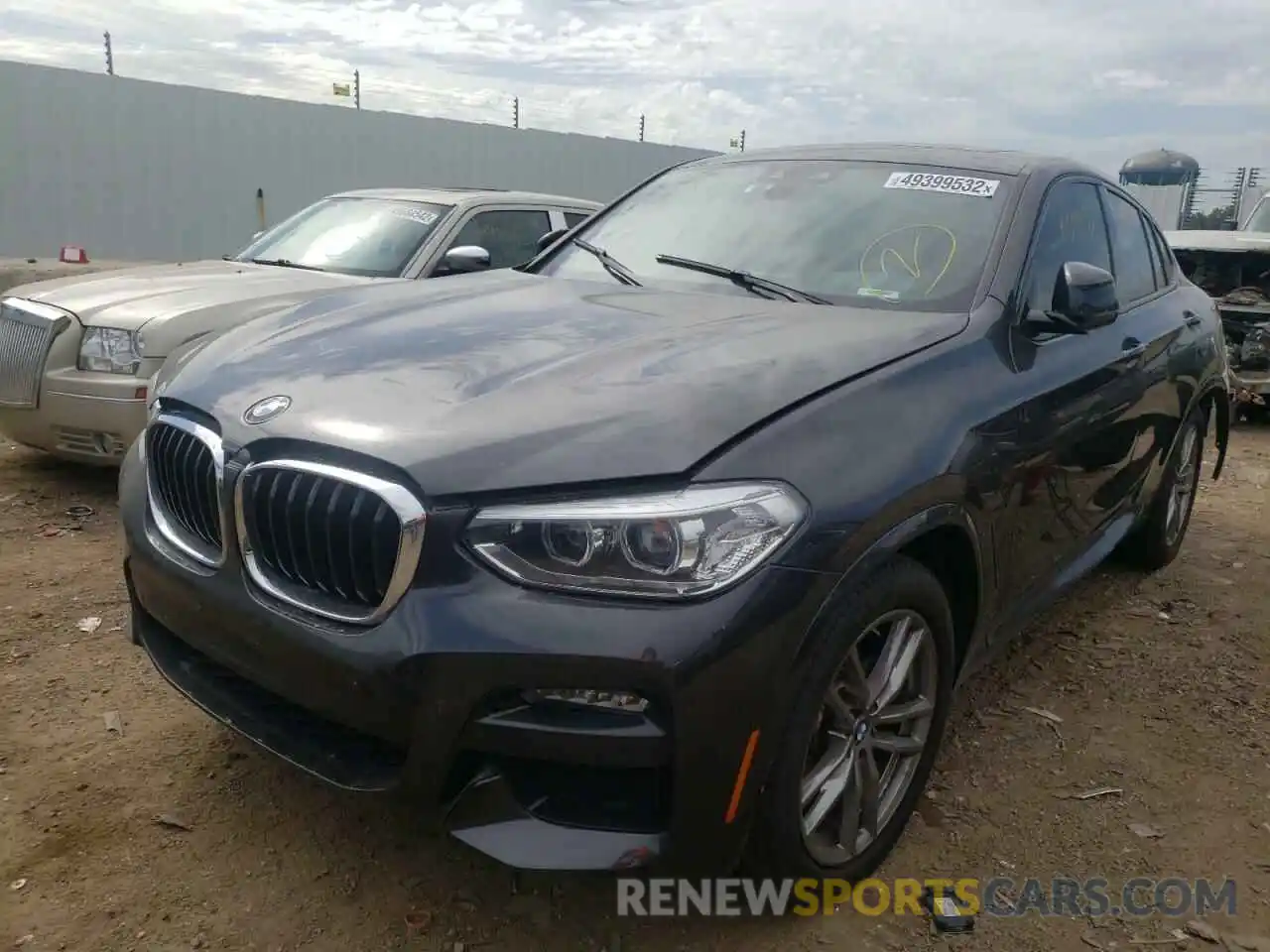 2 Photograph of a damaged car 5UX2V1C06M9H37802 BMW X4 2021