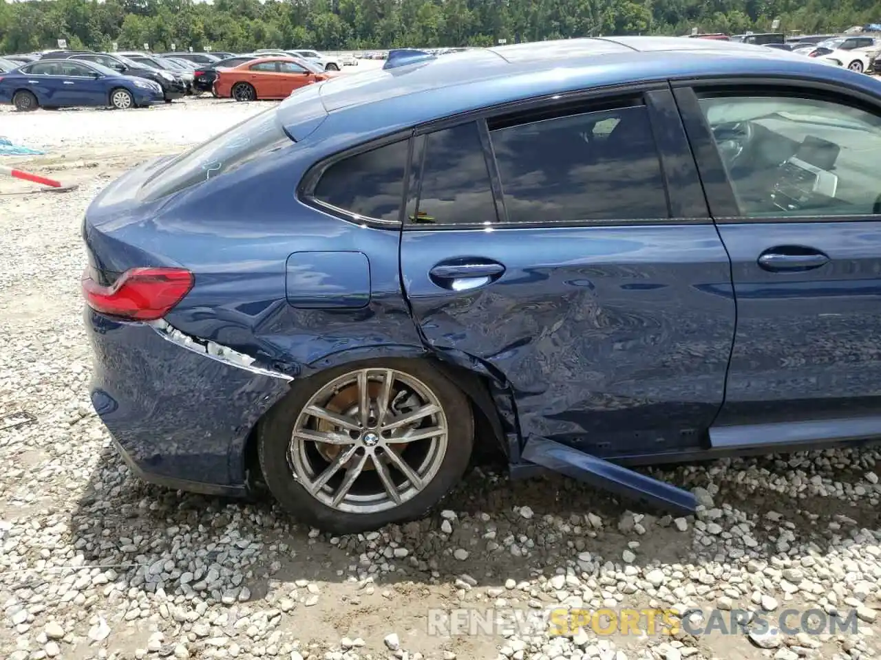 9 Photograph of a damaged car 5UX2V1C06M9H43714 BMW X4 2021