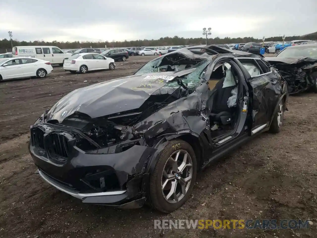 2 Photograph of a damaged car 5UX2V1C06M9H79788 BMW X4 2021