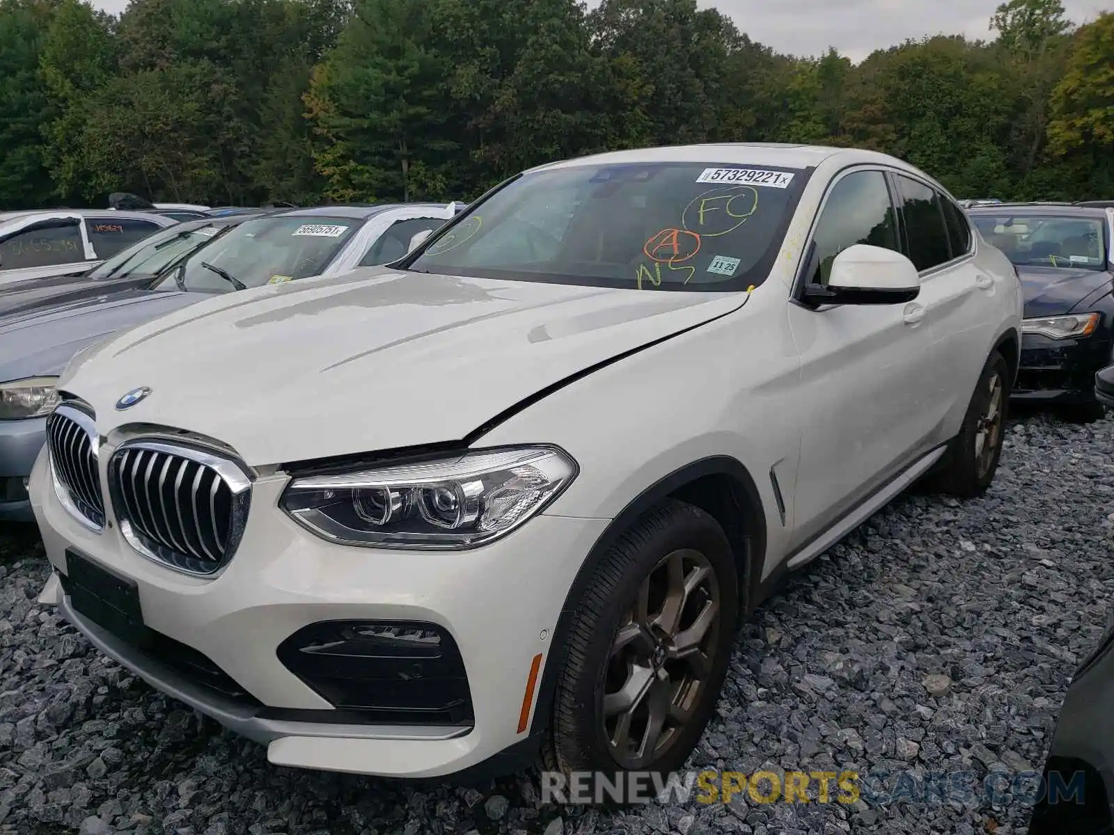 2 Photograph of a damaged car 5UX2V1C07M9F21005 BMW X4 2021