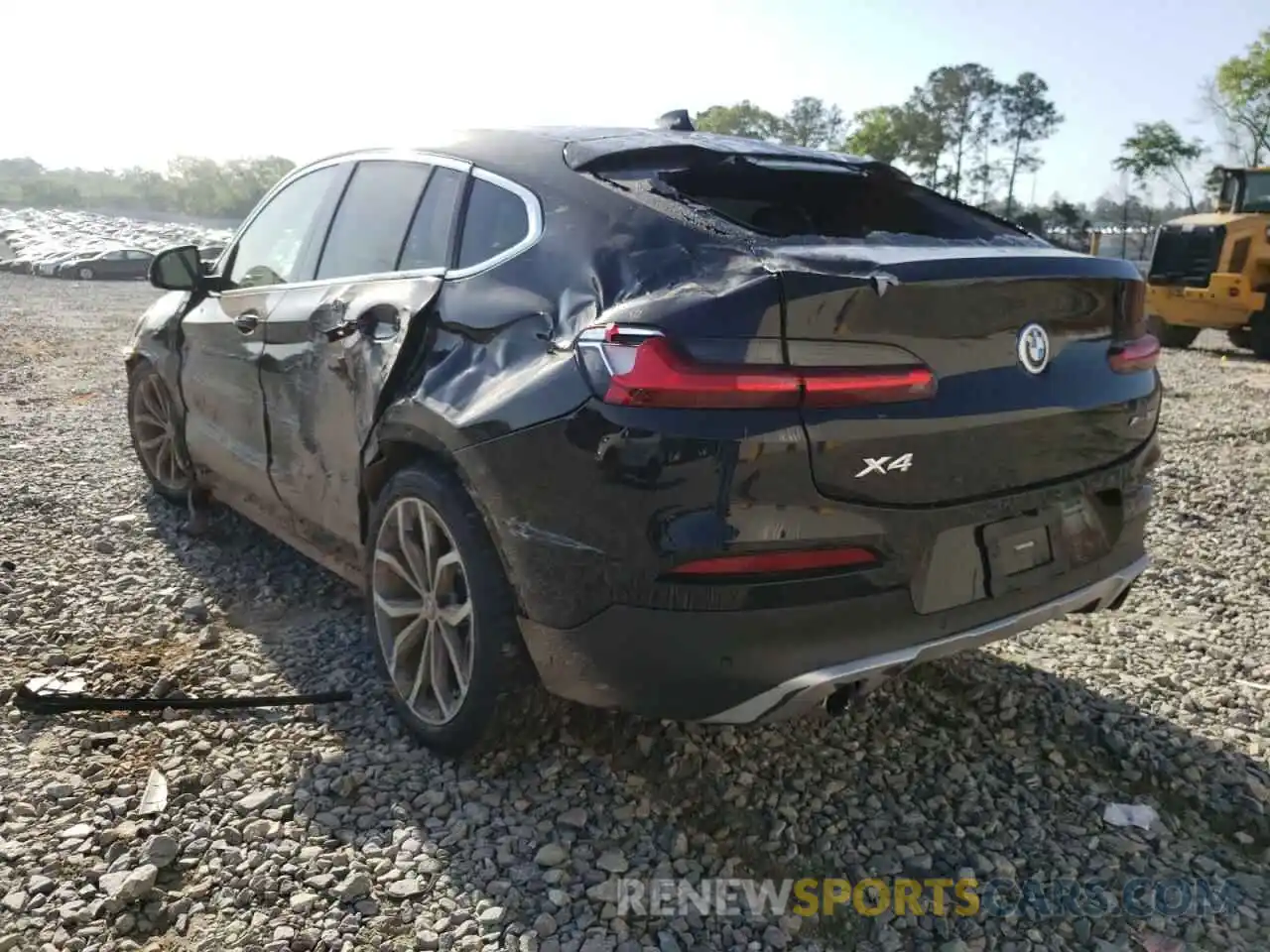 3 Photograph of a damaged car 5UX2V1C08M9D96693 BMW X4 2021