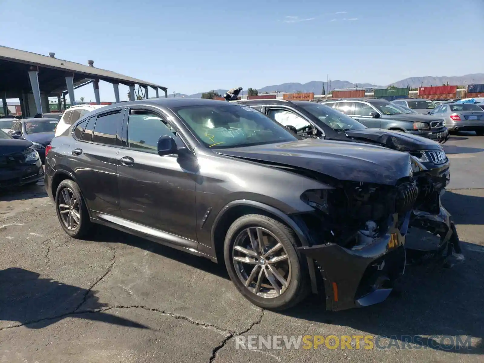 1 Photograph of a damaged car 5UX2V1C08M9E34021 BMW X4 2021