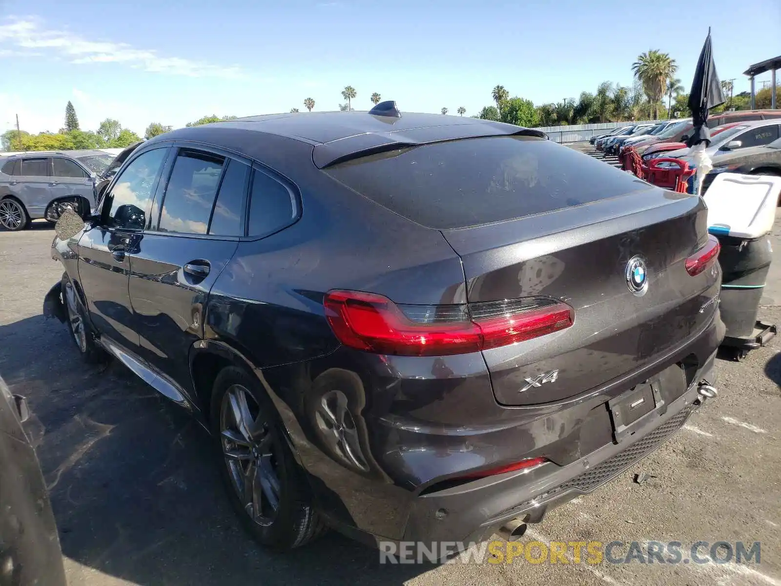 3 Photograph of a damaged car 5UX2V1C08M9E34021 BMW X4 2021