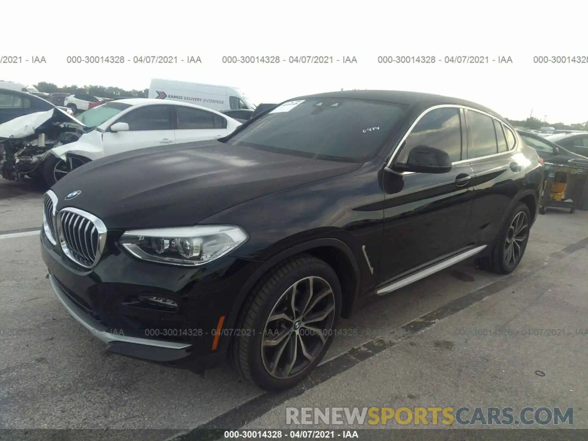 2 Photograph of a damaged car 5UX2V1C08M9E50414 BMW X4 2021