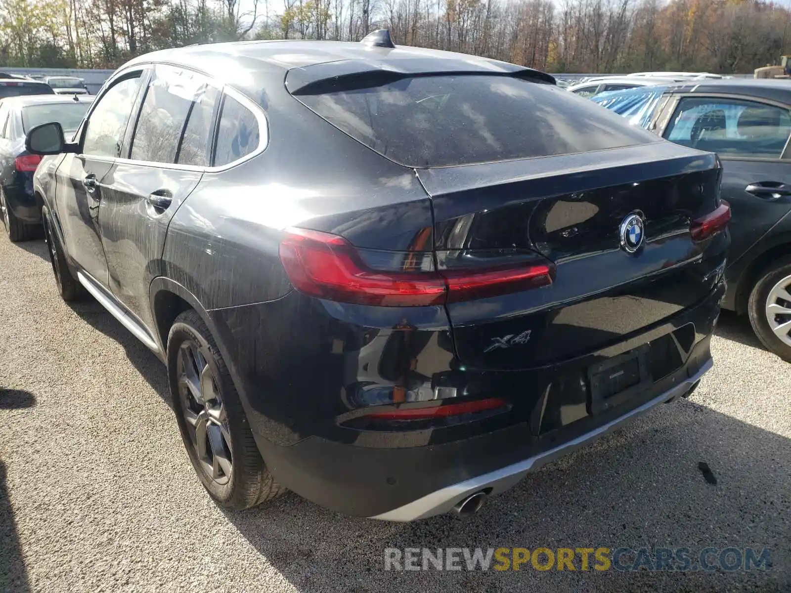 3 Photograph of a damaged car 5UX2V1C08M9E67097 BMW X4 2021