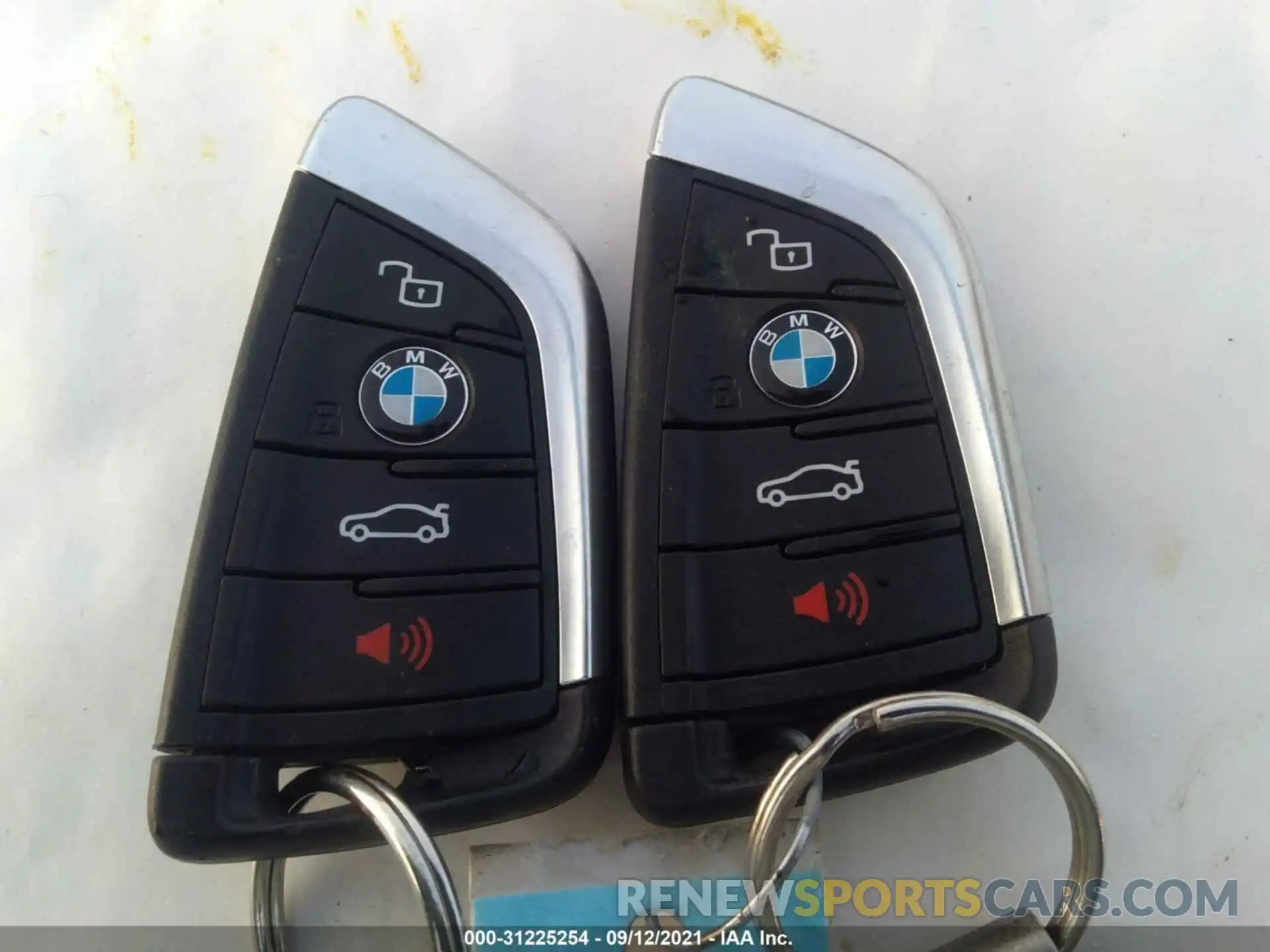 11 Фотография поврежденного автомобиля 5UX2V1C09M9G83881 BMW X4 2021