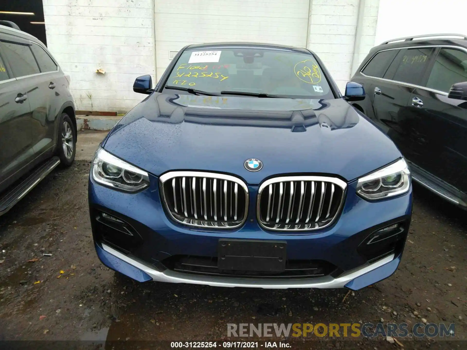 6 Photograph of a damaged car 5UX2V1C09M9G83881 BMW X4 2021