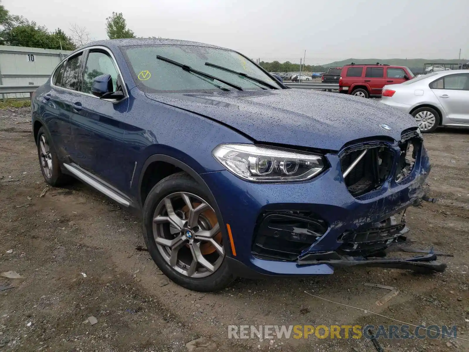 1 Photograph of a damaged car 5UX2V1C09M9H64282 BMW X4 2021