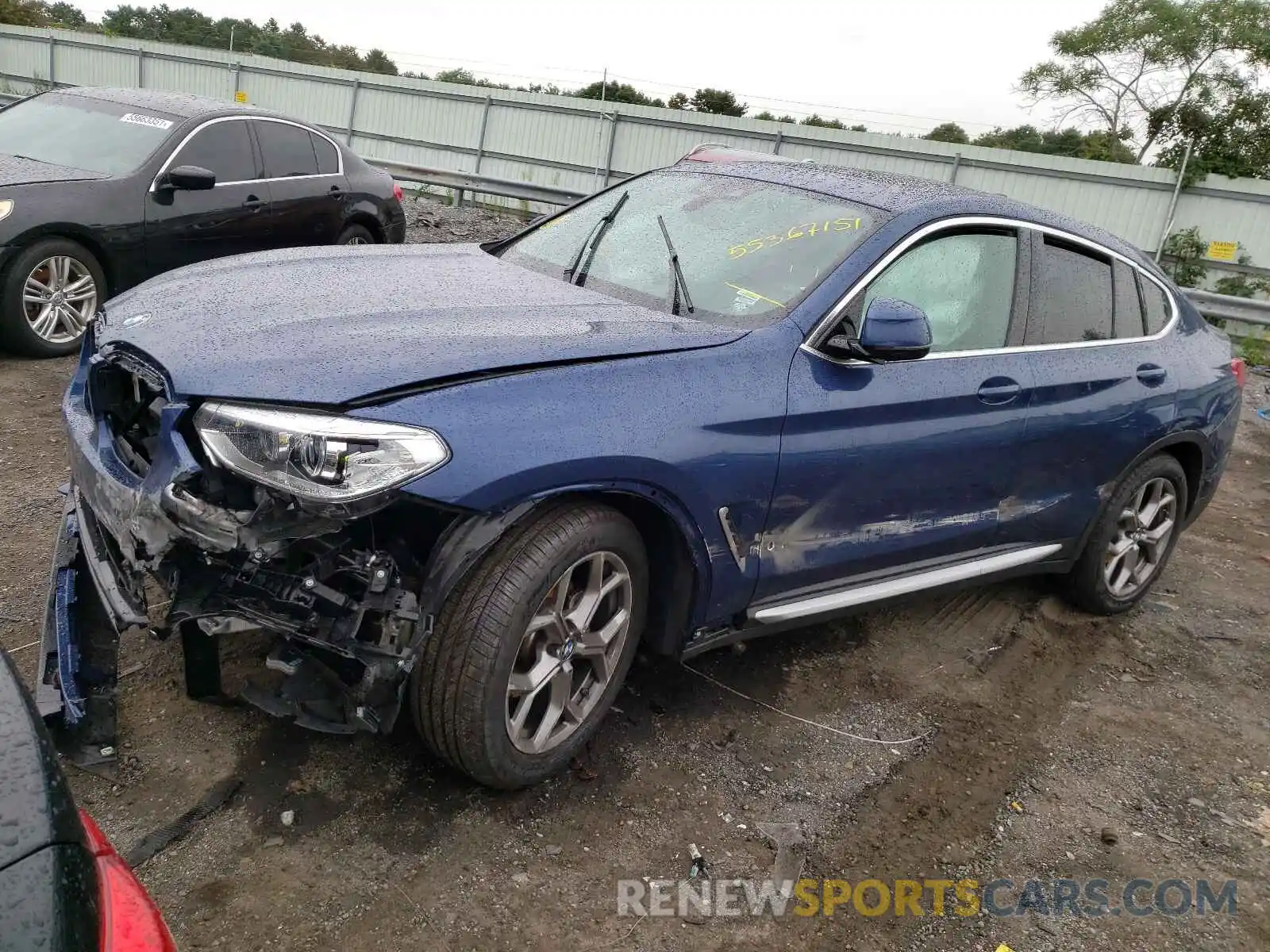 2 Photograph of a damaged car 5UX2V1C09M9H64282 BMW X4 2021