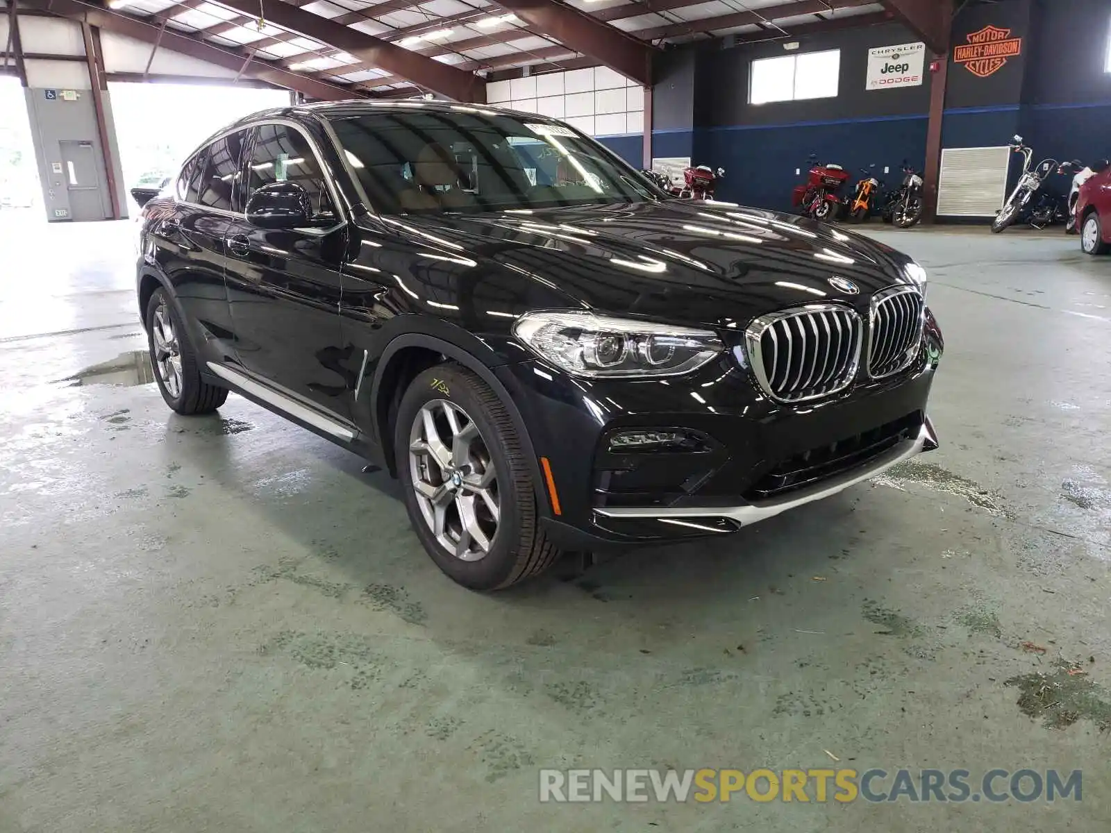 1 Photograph of a damaged car 5UX2V1C0XM9F11374 BMW X4 2021