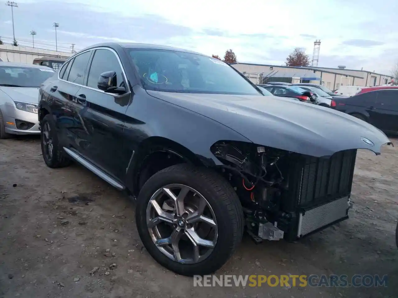 1 Photograph of a damaged car 5UX2V1C0XM9G10499 BMW X4 2021