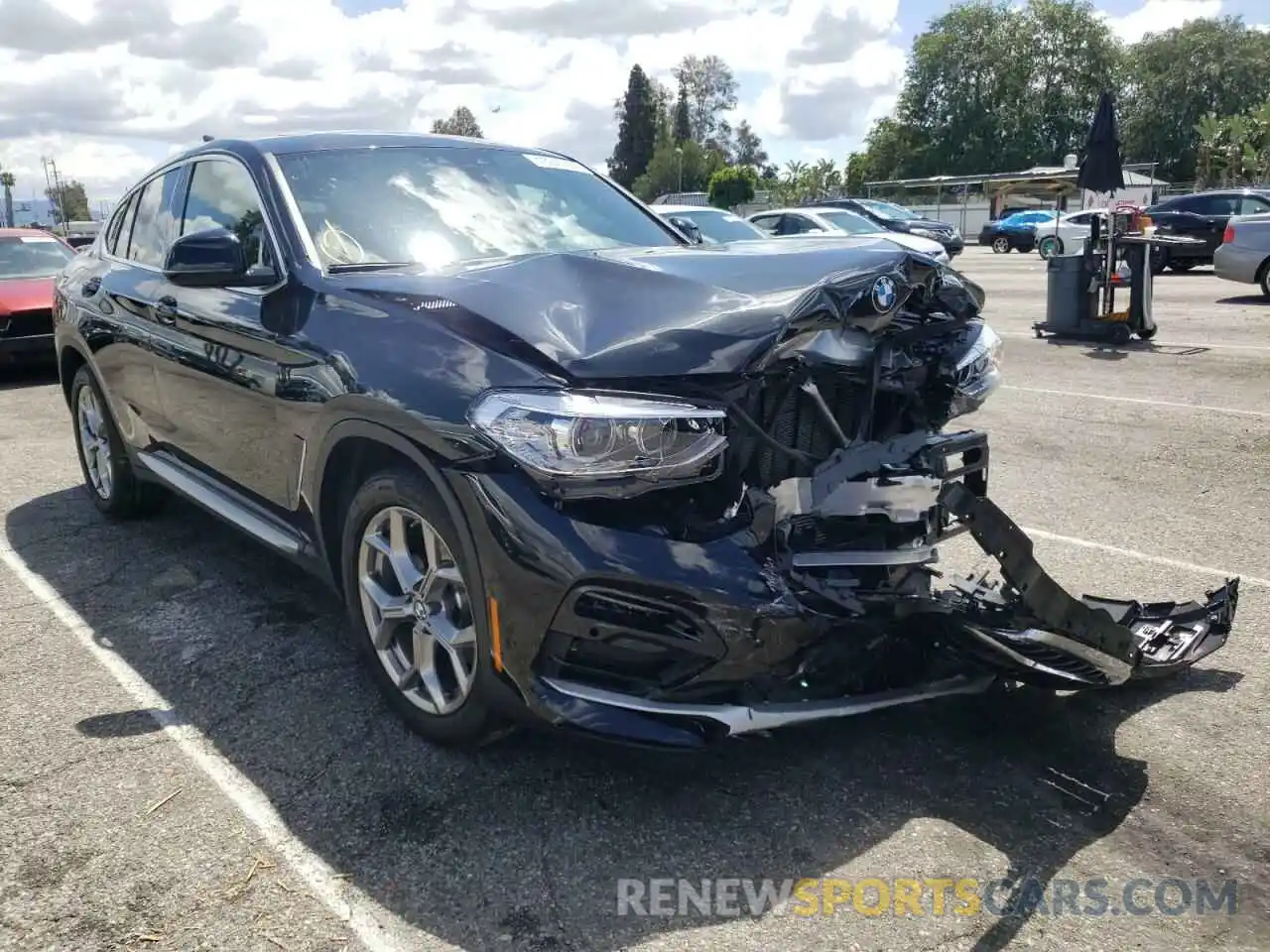 1 Photograph of a damaged car 5UX2V1C0XM9G13449 BMW X4 2021