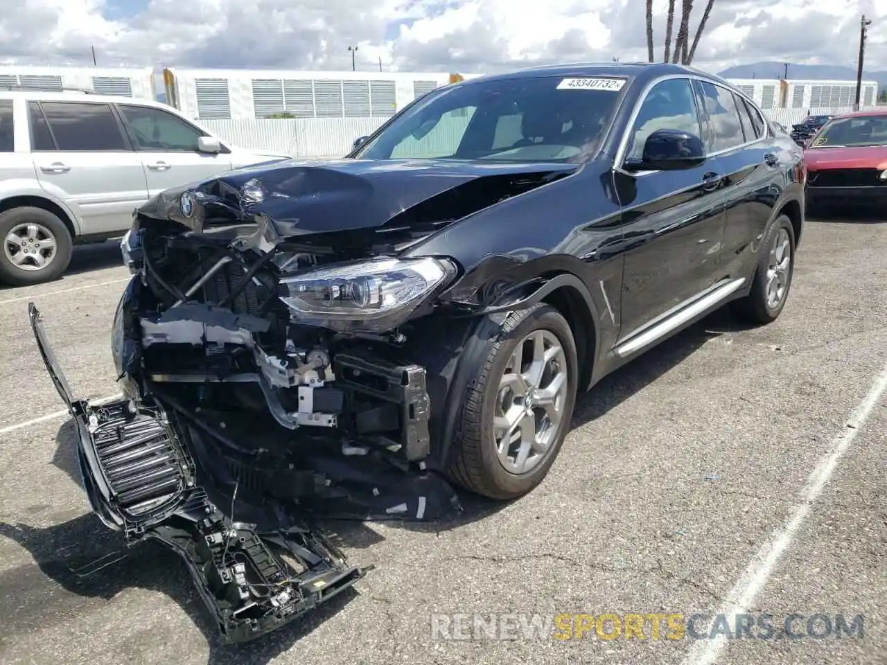 2 Photograph of a damaged car 5UX2V1C0XM9G13449 BMW X4 2021