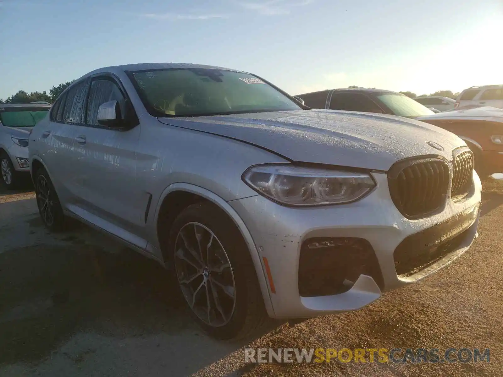 1 Photograph of a damaged car 5UX2V1C0XM9G54129 BMW X4 2021