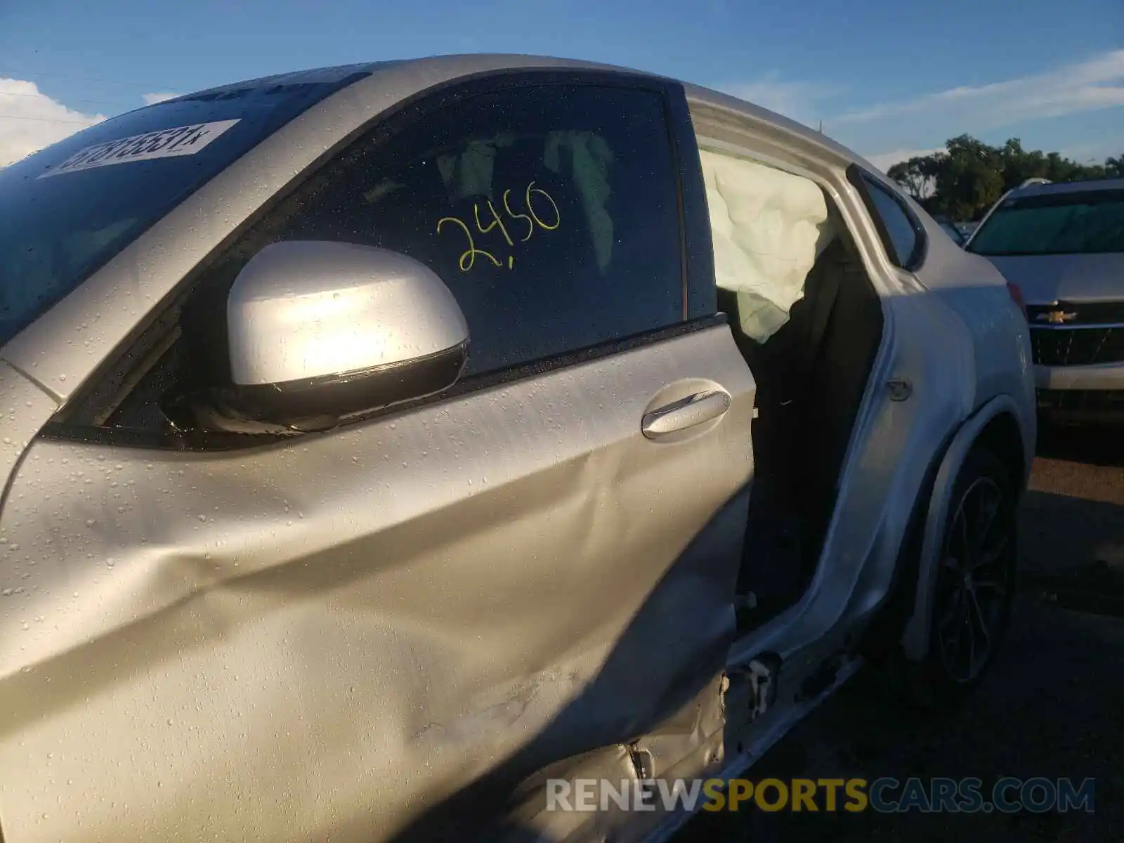 10 Photograph of a damaged car 5UX2V1C0XM9G54129 BMW X4 2021