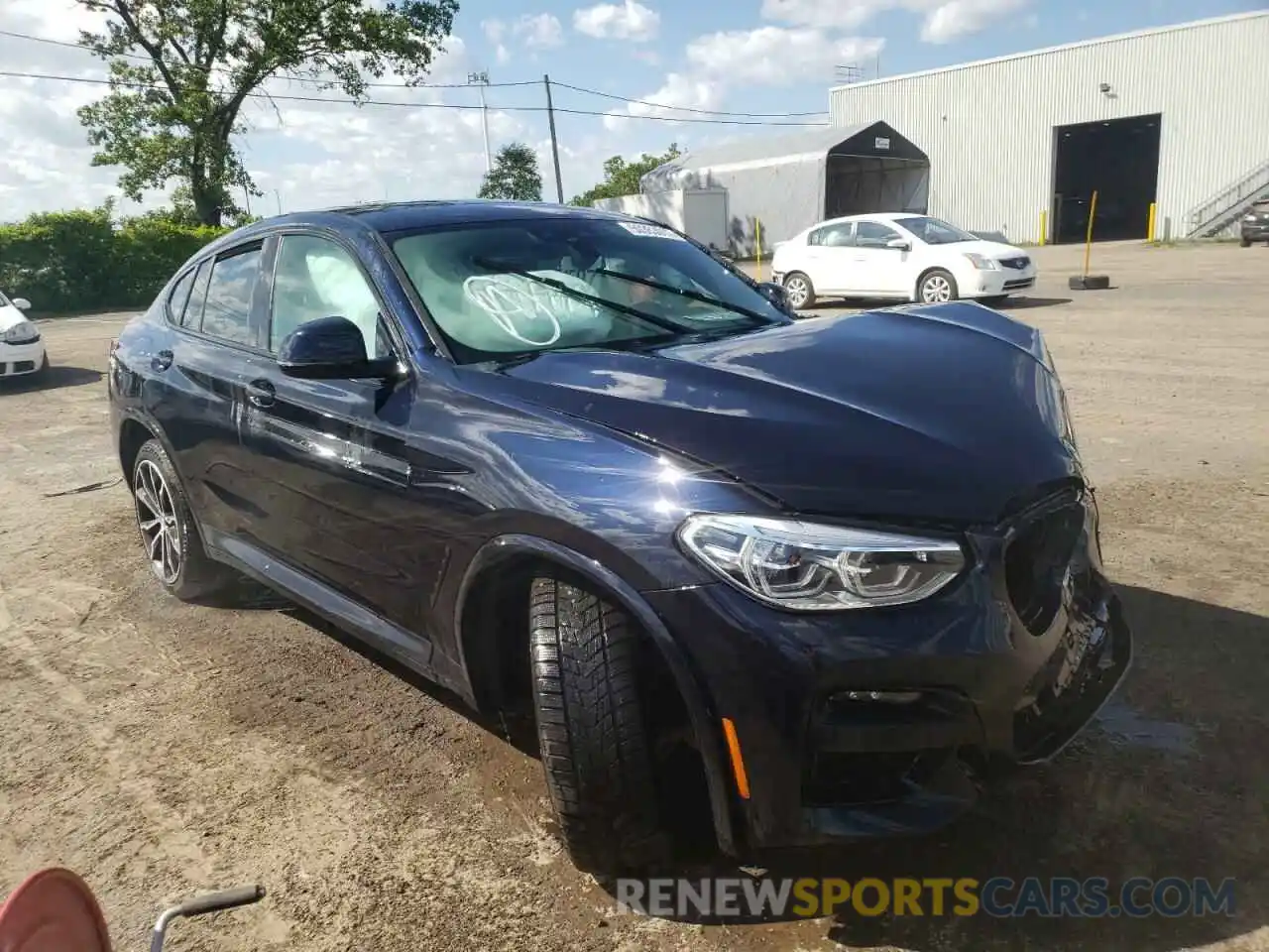 1 Photograph of a damaged car 5UX2V1C0XM9H15222 BMW X4 2021