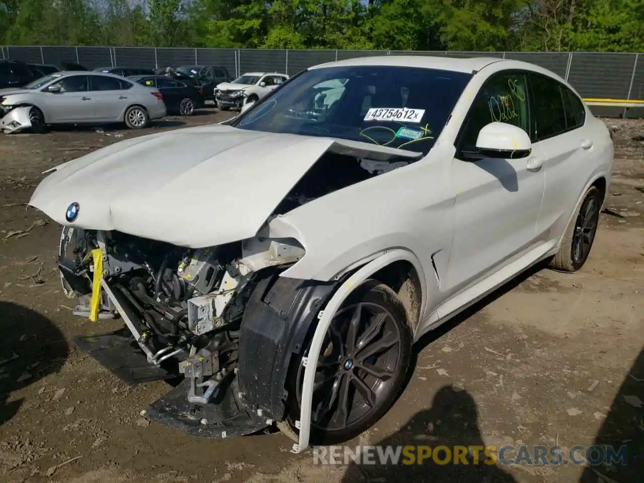 2 Photograph of a damaged car 5UX2V5C01M9E47698 BMW X4 2021