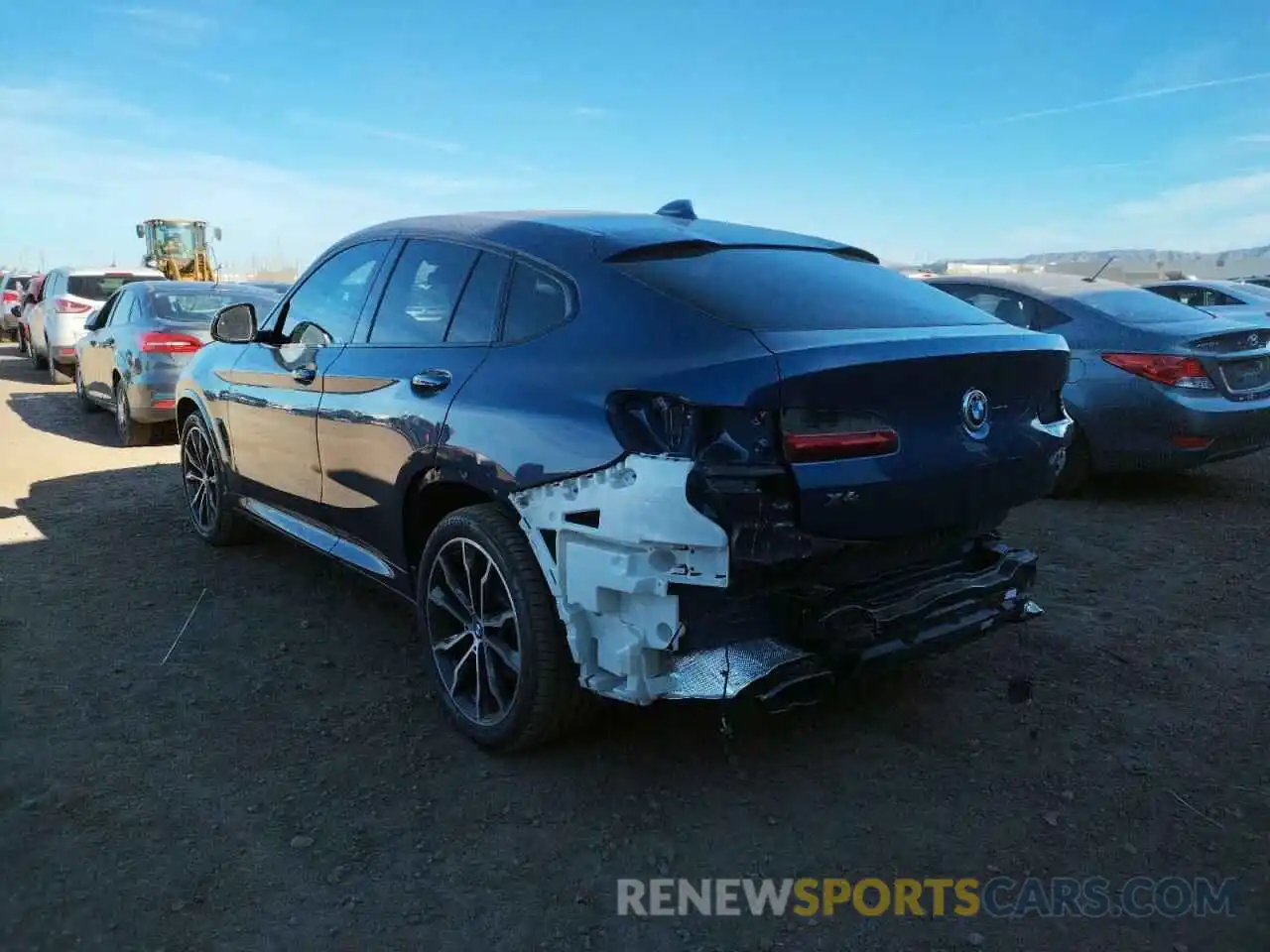 3 Photograph of a damaged car 5UX2V5C01M9H22633 BMW X4 2021